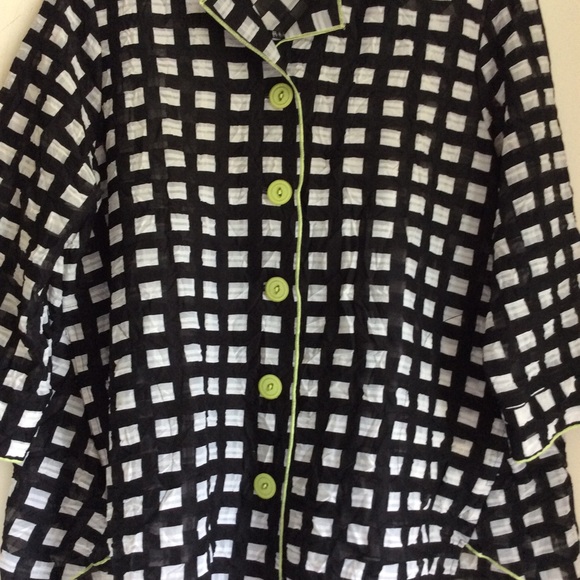 Ali Miles Tunic Top PL Artsy Sharkbite Hem Black White Button Up Contemporary - Picture 3 of 15